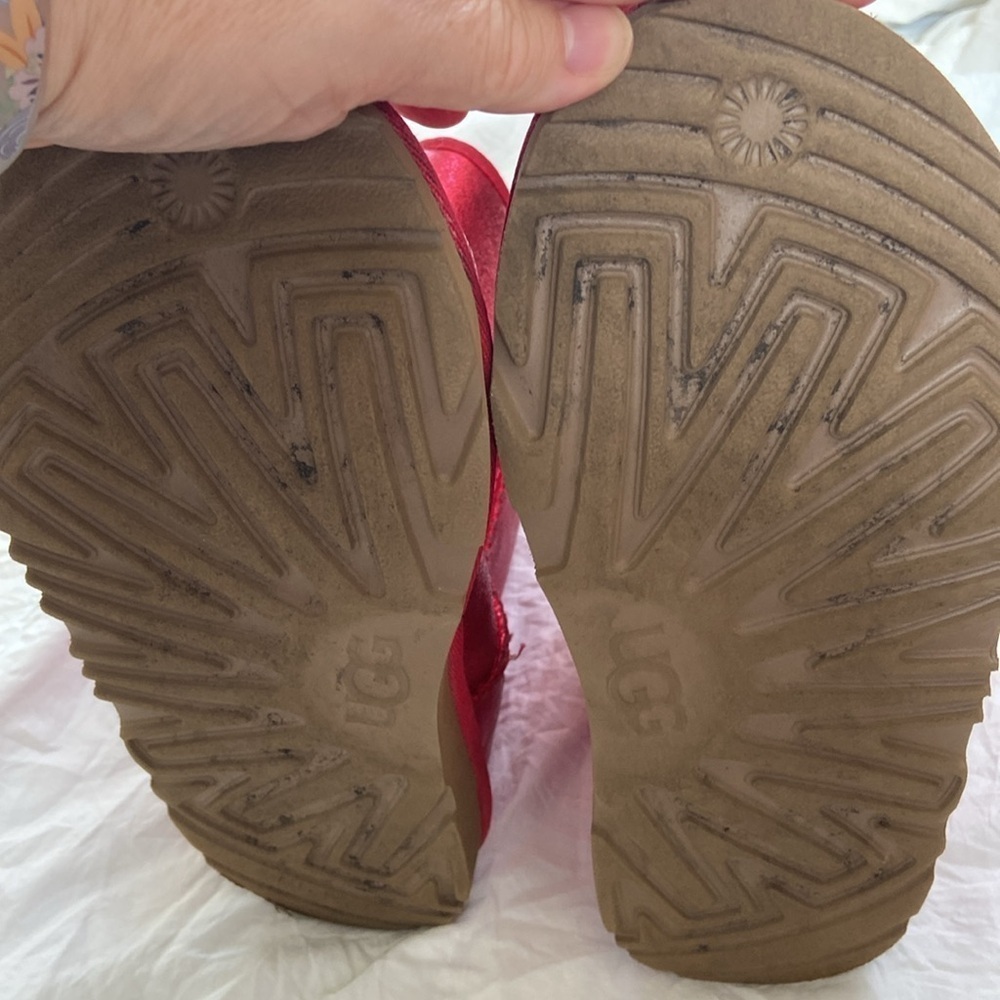 Womens Short classic ll Uggs red metallic size 4​​​​​​ - Picture 5 of 11